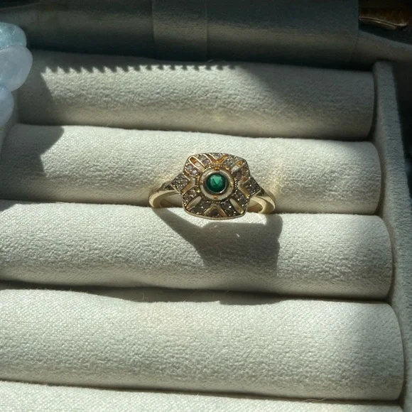Art deco style emerald Gold and Green Ring - Picture 6 of 8